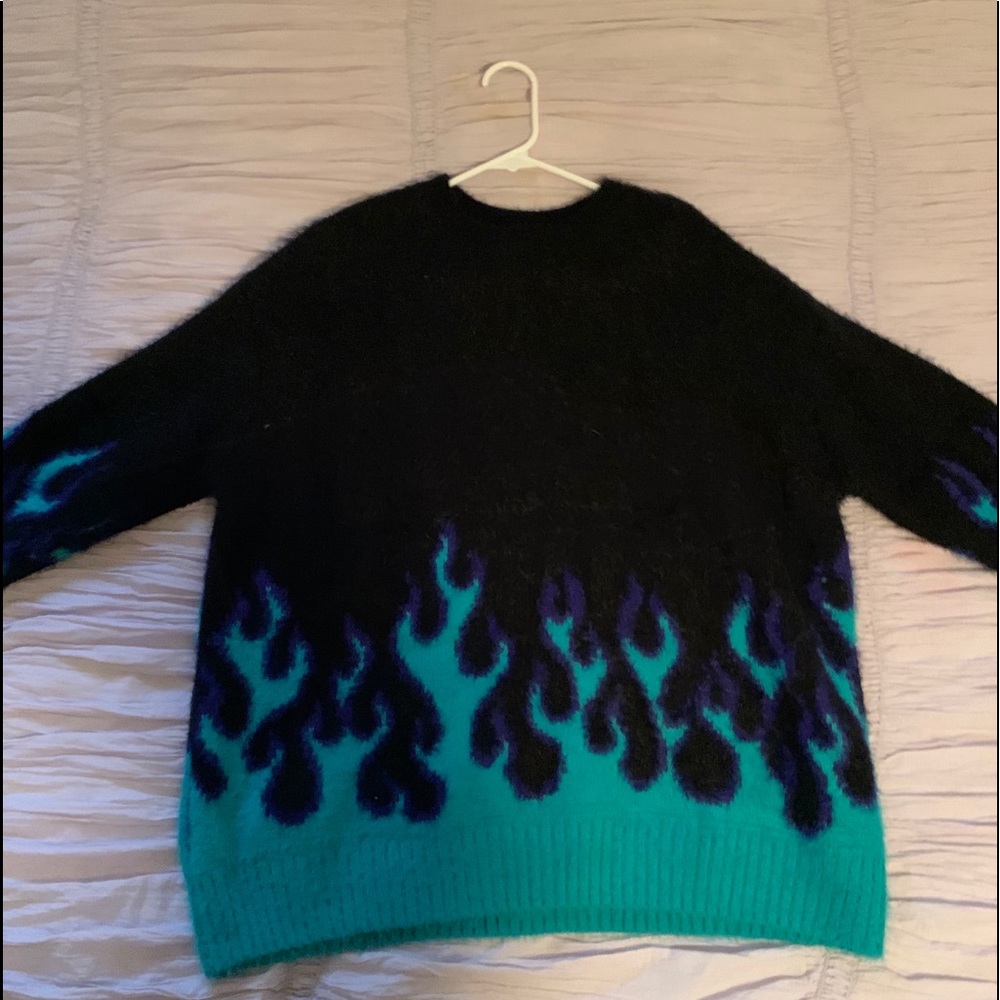 Adika Sweater